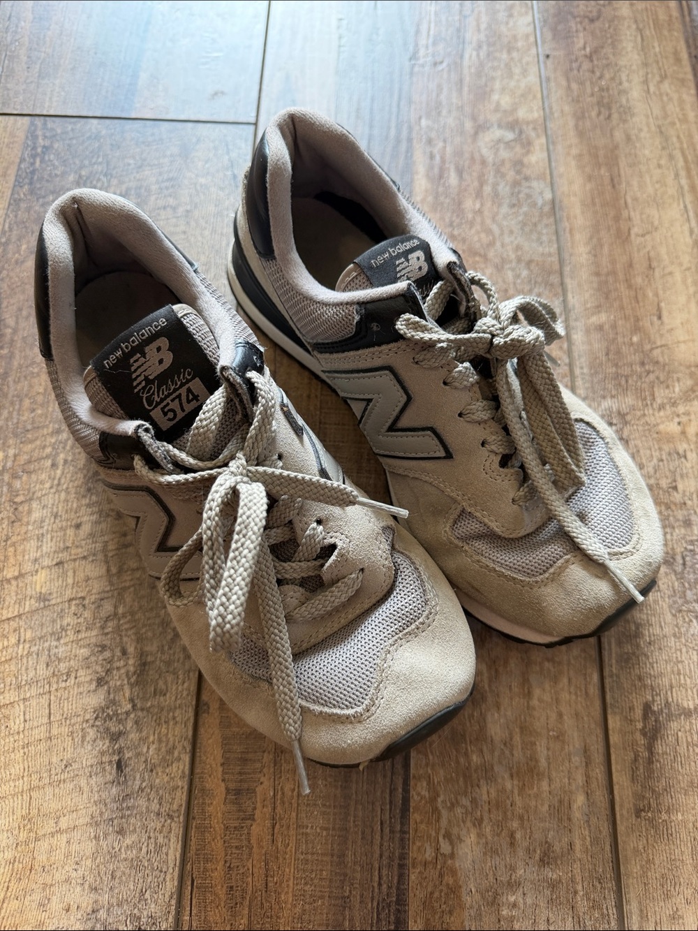 New Balance 574 Classic Women's Sneakers in Gray/Black Size 8.5